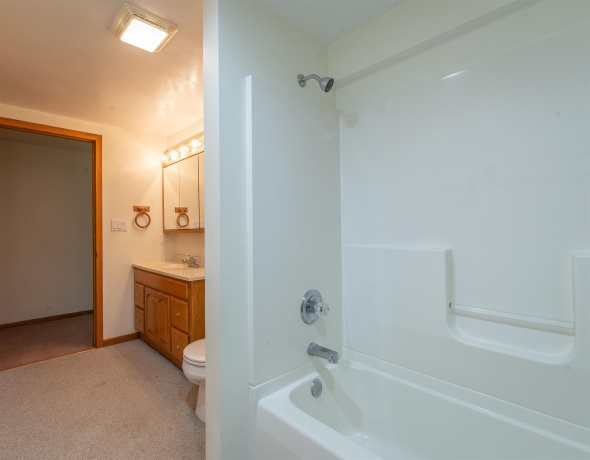 23 Elizabeth, FREEPORT, Illinois 61032, 4 Bedrooms Bedrooms, ,2 BathroomsBathrooms,House,For Sale,Elizabeth,202604422