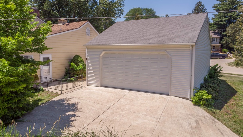23 Elizabeth, FREEPORT, Illinois 61032, 4 Bedrooms Bedrooms, ,2 BathroomsBathrooms,House,For Sale,Elizabeth,202604422