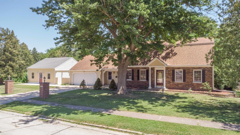 23 Elizabeth, FREEPORT, Illinois 61032, 4 Bedrooms Bedrooms, ,2 BathroomsBathrooms,House,For Sale,Elizabeth,202604422