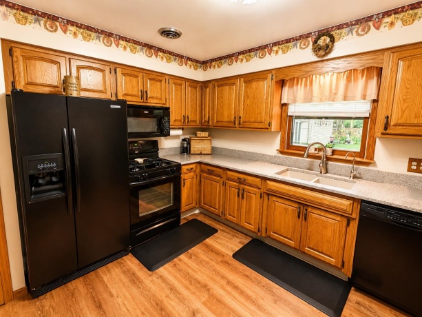 6007 Hollis, LOVES PARK, Illinois 61111, 3 Bedrooms Bedrooms, ,2 BathroomsBathrooms,House,For Sale,Hollis,202605103