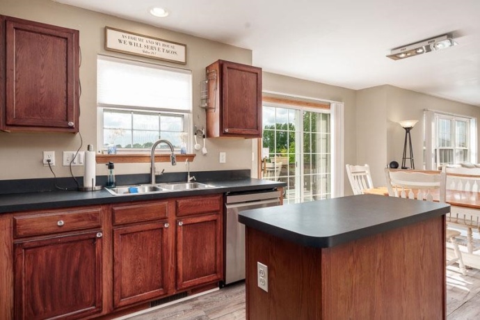 7238 PRICE, MACHESNEY PARK, Illinois 61115, 3 Bedrooms Bedrooms, ,2 BathroomsBathrooms,House,For Sale,PRICE,202605105