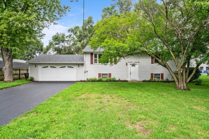 11320 2nd, ROSCOE, Illinois 61073, 4 Bedrooms Bedrooms, ,2 BathroomsBathrooms,House,For Sale,2nd,202605109