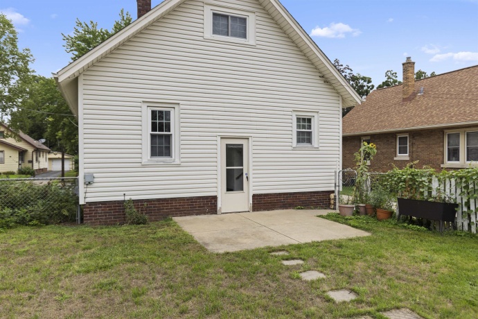 603 FRANCES, LOVES PARK, Illinois 61111, 2 Bedrooms Bedrooms, ,1 BathroomBathrooms,House,For Sale,FRANCES,202605113
