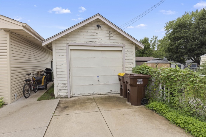603 FRANCES, LOVES PARK, Illinois 61111, 2 Bedrooms Bedrooms, ,1 BathroomBathrooms,House,For Sale,FRANCES,202605113