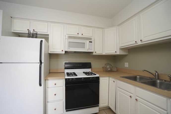 126 La Londe, ADDISON, Illinois 60101, 1 Bedroom Bedrooms, ,1 BathroomBathrooms,Condominium,For Sale,La Londe,202604058