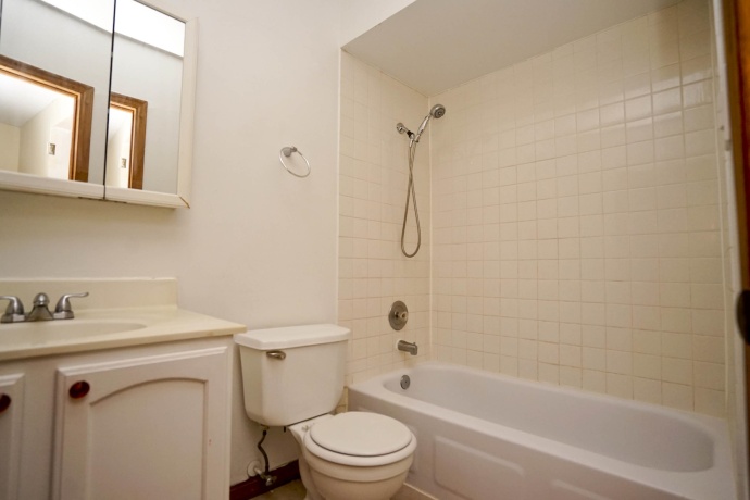 126 La Londe, ADDISON, Illinois 60101, 1 Bedroom Bedrooms, ,1 BathroomBathrooms,Condominium,For Sale,La Londe,202604058