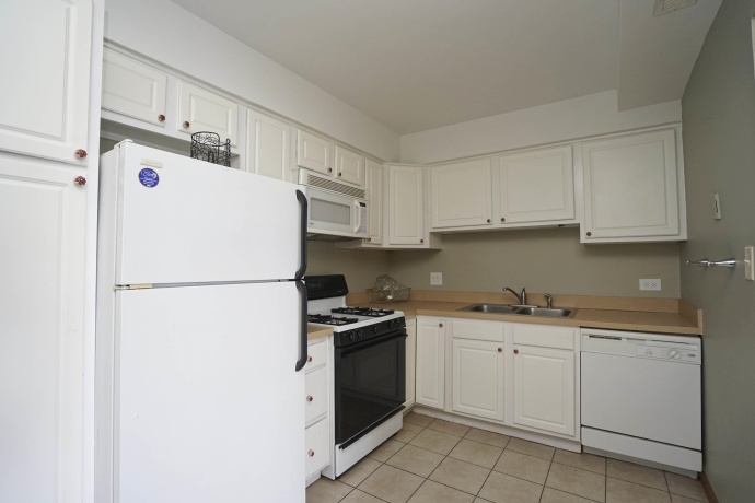 126 La Londe, ADDISON, Illinois 60101, 1 Bedroom Bedrooms, ,1 BathroomBathrooms,Condominium,For Sale,La Londe,202604058