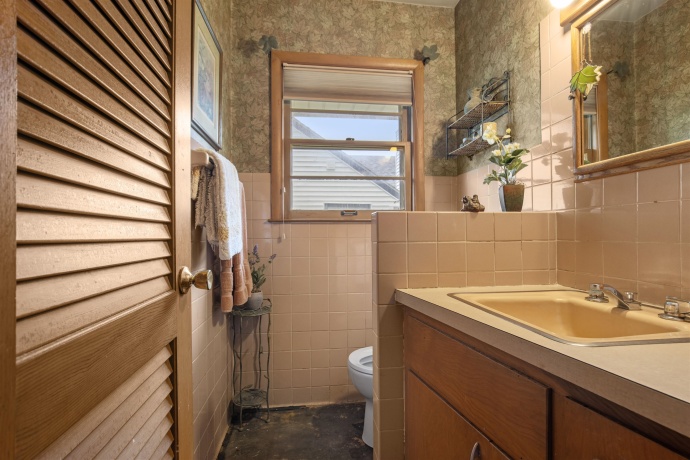 1721 PARKVIEW, ROCKFORD, Illinois 61107, 4 Bedrooms Bedrooms, ,2 BathroomsBathrooms,House,For Sale,PARKVIEW,202605115