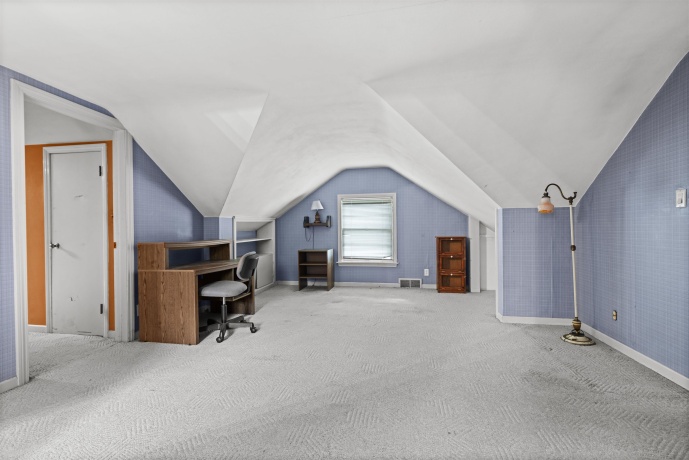 1721 PARKVIEW, ROCKFORD, Illinois 61107, 4 Bedrooms Bedrooms, ,2 BathroomsBathrooms,House,For Sale,PARKVIEW,202605115