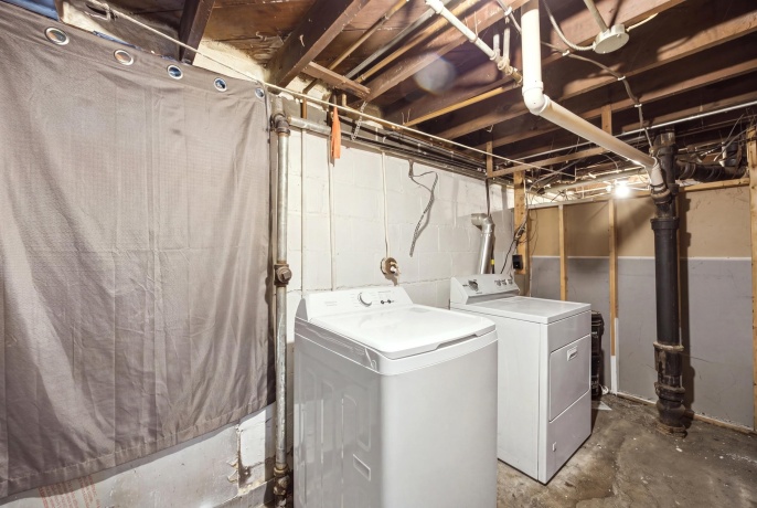 502 Barnum, ROCKFORD, Illinois 61109, 3 Bedrooms Bedrooms, ,1 BathroomBathrooms,House,For Sale,Barnum,202605118