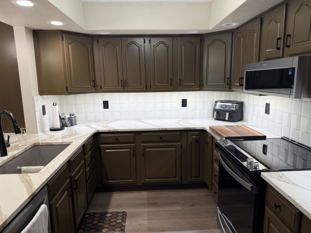 1460 Park Unit #101, FREEPORT, Illinois 61032, 2 Bedrooms Bedrooms, ,2 BathroomsBathrooms,Condominium,For Sale,Park Unit #101,202605125