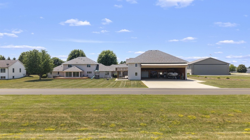 2601 Cessna, POPLAR GROVE, Illinois 61065, 6 Bedrooms Bedrooms, ,6 BathroomsBathrooms,House,For Sale,Cessna,202605128
