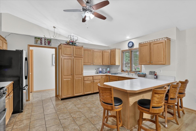 6633 Shadybrook, LOVES PARK, Illinois 61111, 3 Bedrooms Bedrooms, ,2 BathroomsBathrooms,House,For Sale,Shadybrook,202605130