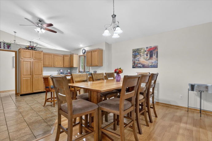 6633 Shadybrook, LOVES PARK, Illinois 61111, 3 Bedrooms Bedrooms, ,2 BathroomsBathrooms,House,For Sale,Shadybrook,202605130