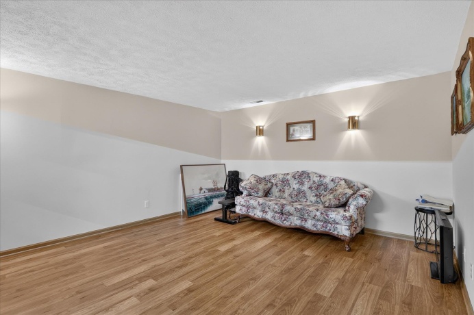 6633 Shadybrook, LOVES PARK, Illinois 61111, 3 Bedrooms Bedrooms, ,2 BathroomsBathrooms,House,For Sale,Shadybrook,202605130
