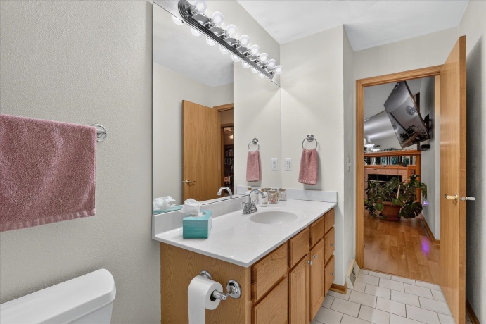 6633 Shadybrook, LOVES PARK, Illinois 61111, 3 Bedrooms Bedrooms, ,2 BathroomsBathrooms,House,For Sale,Shadybrook,202605130
