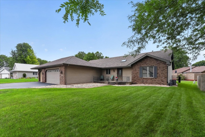6633 Shadybrook, LOVES PARK, Illinois 61111, 3 Bedrooms Bedrooms, ,2 BathroomsBathrooms,House,For Sale,Shadybrook,202605130