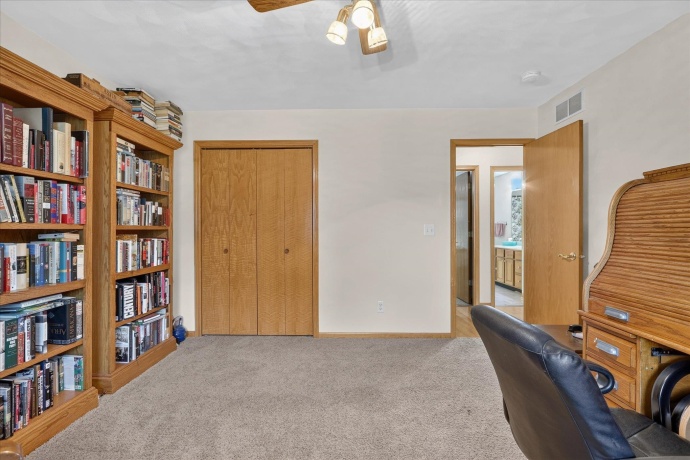 6633 Shadybrook, LOVES PARK, Illinois 61111, 3 Bedrooms Bedrooms, ,2 BathroomsBathrooms,House,For Sale,Shadybrook,202605130