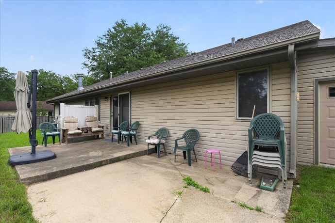 6633 Shadybrook, LOVES PARK, Illinois 61111, 3 Bedrooms Bedrooms, ,2 BathroomsBathrooms,House,For Sale,Shadybrook,202605130