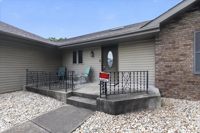6633 Shadybrook, LOVES PARK, Illinois 61111, 3 Bedrooms Bedrooms, ,2 BathroomsBathrooms,House,For Sale,Shadybrook,202605130