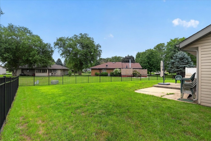 6633 Shadybrook, LOVES PARK, Illinois 61111, 3 Bedrooms Bedrooms, ,2 BathroomsBathrooms,House,For Sale,Shadybrook,202605130