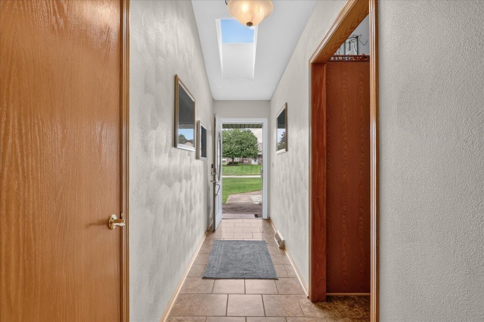 6633 Shadybrook, LOVES PARK, Illinois 61111, 3 Bedrooms Bedrooms, ,2 BathroomsBathrooms,House,For Sale,Shadybrook,202605130
