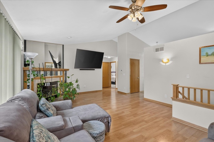 6633 Shadybrook, LOVES PARK, Illinois 61111, 3 Bedrooms Bedrooms, ,2 BathroomsBathrooms,House,For Sale,Shadybrook,202605130