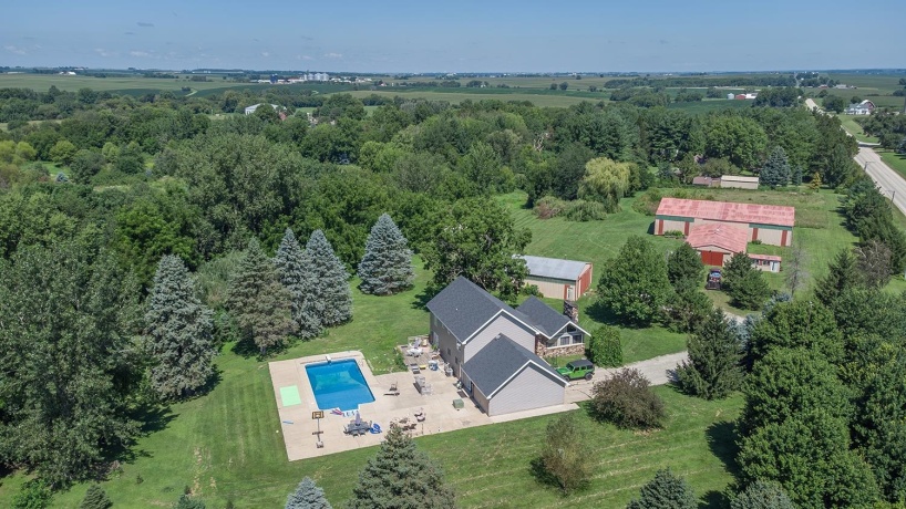 20775 Hickory Hills, STERLING, Illinois 61081, 4 Bedrooms Bedrooms, ,3 BathroomsBathrooms,House,For Sale,Hickory Hills,202605134