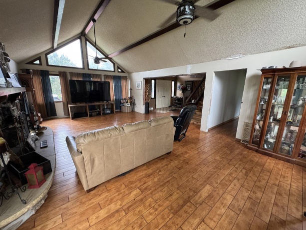 20775 Hickory Hills, STERLING, Illinois 61081, 4 Bedrooms Bedrooms, ,3 BathroomsBathrooms,House,For Sale,Hickory Hills,202605134