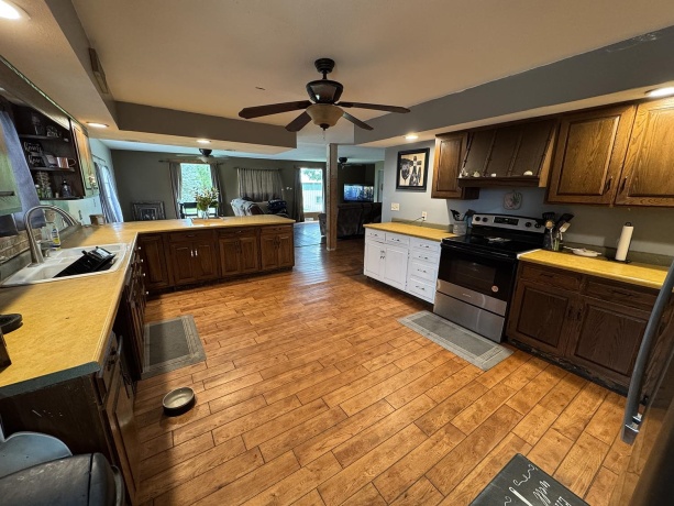 20775 Hickory Hills, STERLING, Illinois 61081, 4 Bedrooms Bedrooms, ,3 BathroomsBathrooms,House,For Sale,Hickory Hills,202605134