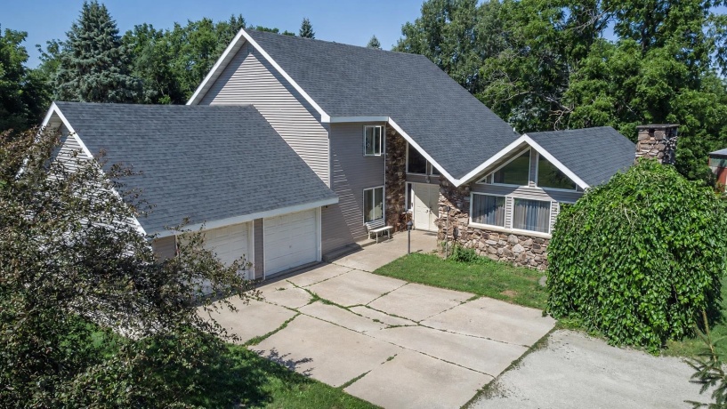 20775 Hickory Hills, STERLING, Illinois 61081, 4 Bedrooms Bedrooms, ,3 BathroomsBathrooms,House,For Sale,Hickory Hills,202605134