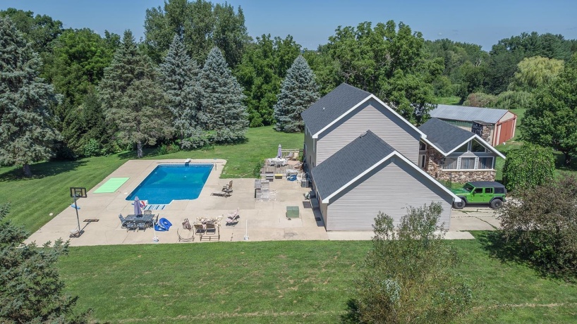 20775 Hickory Hills, STERLING, Illinois 61081, 4 Bedrooms Bedrooms, ,3 BathroomsBathrooms,House,For Sale,Hickory Hills,202605134