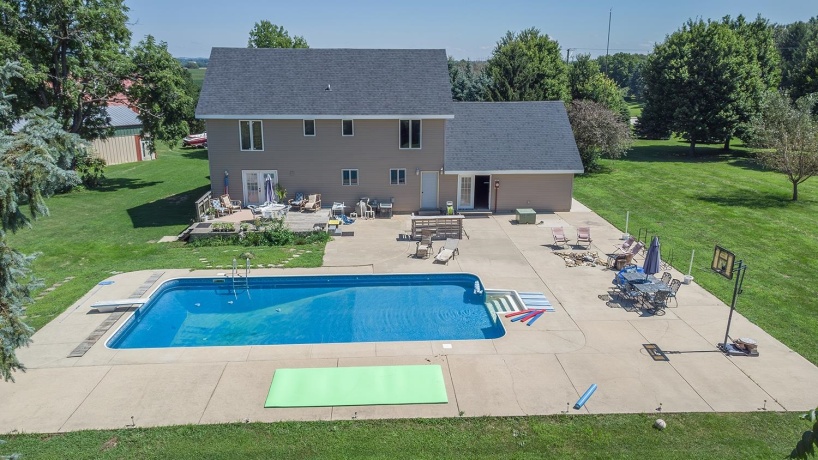 20775 Hickory Hills, STERLING, Illinois 61081, 4 Bedrooms Bedrooms, ,3 BathroomsBathrooms,House,For Sale,Hickory Hills,202605134