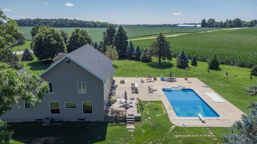 20775 Hickory Hills, STERLING, Illinois 61081, 4 Bedrooms Bedrooms, ,3 BathroomsBathrooms,House,For Sale,Hickory Hills,202605134