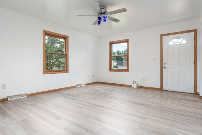 2951 16th, ROCKFORD, Illinois 61109, 4 Bedrooms Bedrooms, ,1 BathroomBathrooms,House,For Sale,16th,202605135