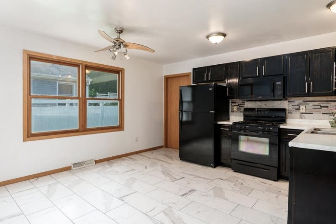 2951 16th, ROCKFORD, Illinois 61109, 4 Bedrooms Bedrooms, ,1 BathroomBathrooms,House,For Sale,16th,202605135