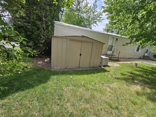 579 Park, BELVIDERE, Illinois 61008, 2 Bedrooms Bedrooms, ,1 BathroomBathrooms,House,For Sale,Park,202602940