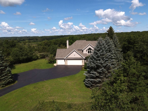 6456 Skinner, STILLMAN VALLEY, Illinois 61084, 4 Bedrooms Bedrooms, ,3 BathroomsBathrooms,House,For Sale,Skinner,202605137