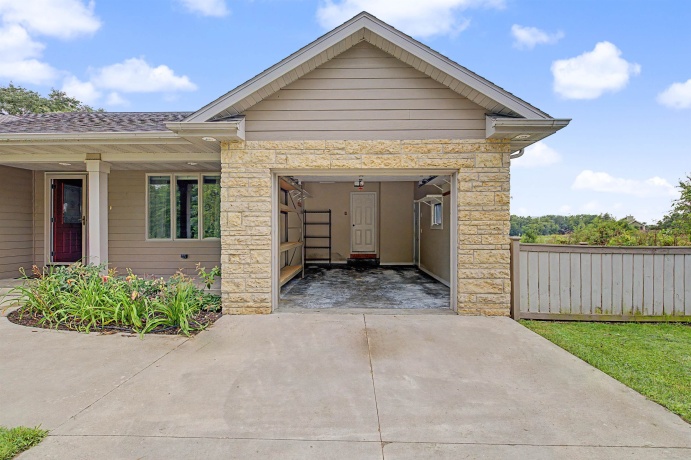5 Beacon, GALENA, Illinois 61036, 3 Bedrooms Bedrooms, ,3 BathroomsBathrooms,House,For Sale,Beacon,202605140