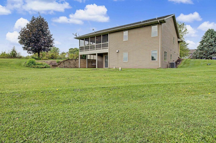 5 Beacon, GALENA, Illinois 61036, 3 Bedrooms Bedrooms, ,3 BathroomsBathrooms,House,For Sale,Beacon,202605140