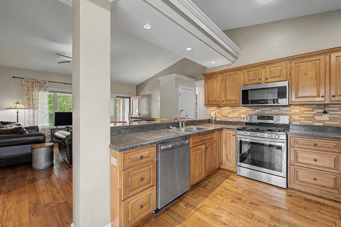 5 Beacon, GALENA, Illinois 61036, 3 Bedrooms Bedrooms, ,3 BathroomsBathrooms,House,For Sale,Beacon,202605140