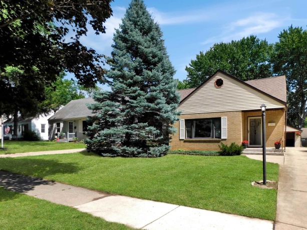 1007 Luther, ROCKFORD, Illinois 61107, 3 Bedrooms Bedrooms, ,1 BathroomBathrooms,House,For Sale,Luther,202605145
