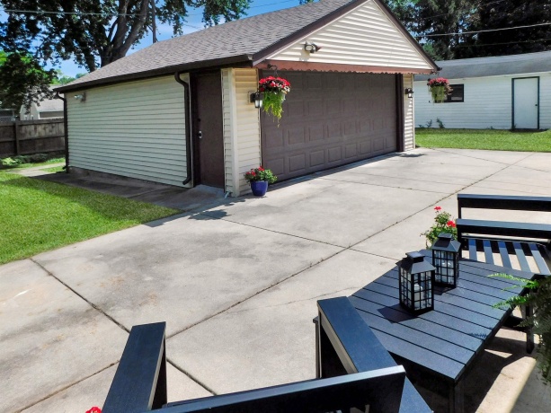 1007 Luther, ROCKFORD, Illinois 61107, 3 Bedrooms Bedrooms, ,1 BathroomBathrooms,House,For Sale,Luther,202605145