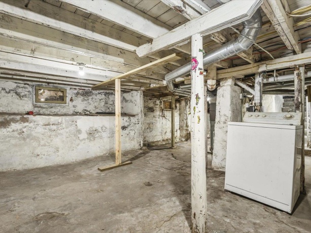 655 West Clark, FREEPORT, Illinois 61046, 2 Bedrooms Bedrooms, ,1 BathroomBathrooms,House,For Sale,West Clark,202605154
