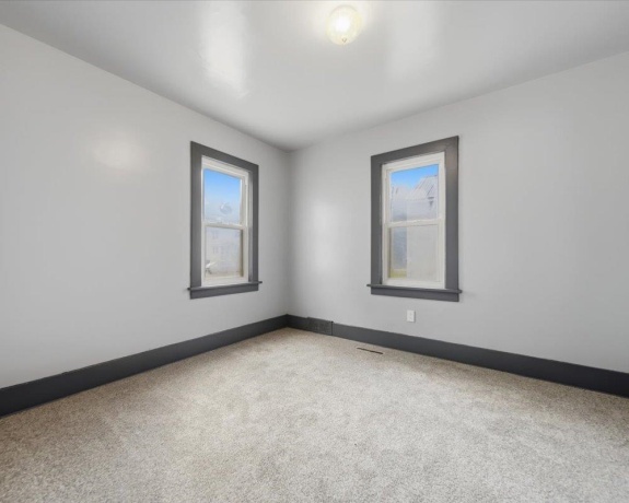 704 12th, STERLING, Illinois 61081, 3 Bedrooms Bedrooms, ,1 BathroomBathrooms,House,For Sale,12th,202604539