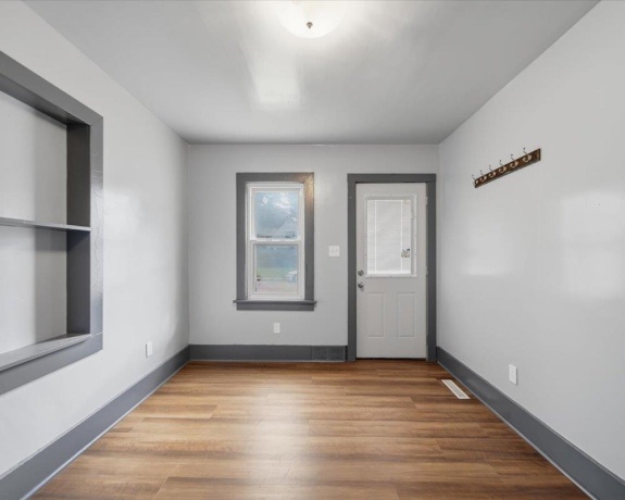 704 12th, STERLING, Illinois 61081, 3 Bedrooms Bedrooms, ,1 BathroomBathrooms,House,For Sale,12th,202604539