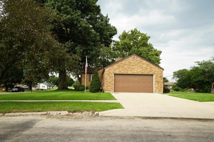 607 Hudson, STOCKTON, Illinois 61085, 2 Bedrooms Bedrooms, ,2 BathroomsBathrooms,House,For Sale,Hudson,202605156