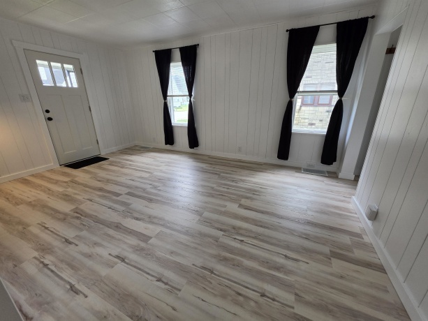 907 Retz, OTTAWA, Illinois 61350, 2 Bedrooms Bedrooms, ,1 BathroomBathrooms,House,For Sale,Retz,202605157