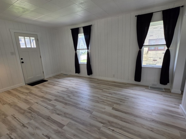 907 Retz, OTTAWA, Illinois 61350, 2 Bedrooms Bedrooms, ,1 BathroomBathrooms,House,For Sale,Retz,202605157