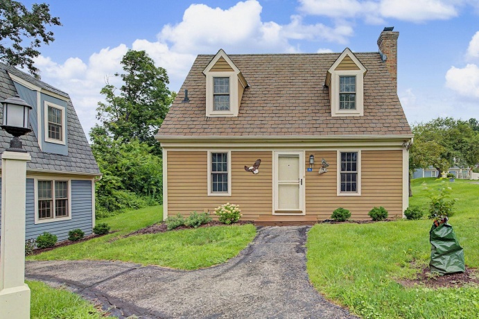 11 Settler, GALENA, Illinois 61036, 2 Bedrooms Bedrooms, ,1 BathroomBathrooms,Condominium,For Sale,Settler,202605159